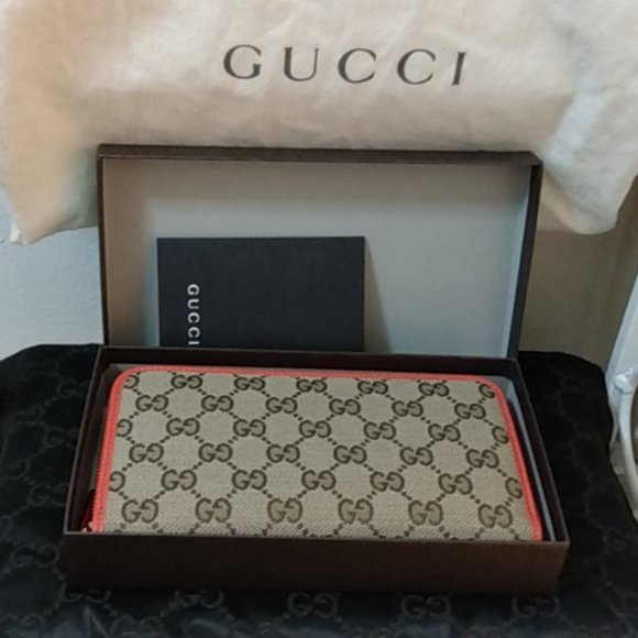 Gucci Handbags - 🛡️NEW GUCCI GG Supreme Zip Around Wallet